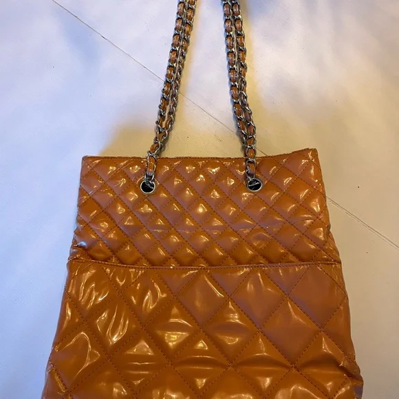 CHANEL North South in The Business Tote - Picture 6 of 16